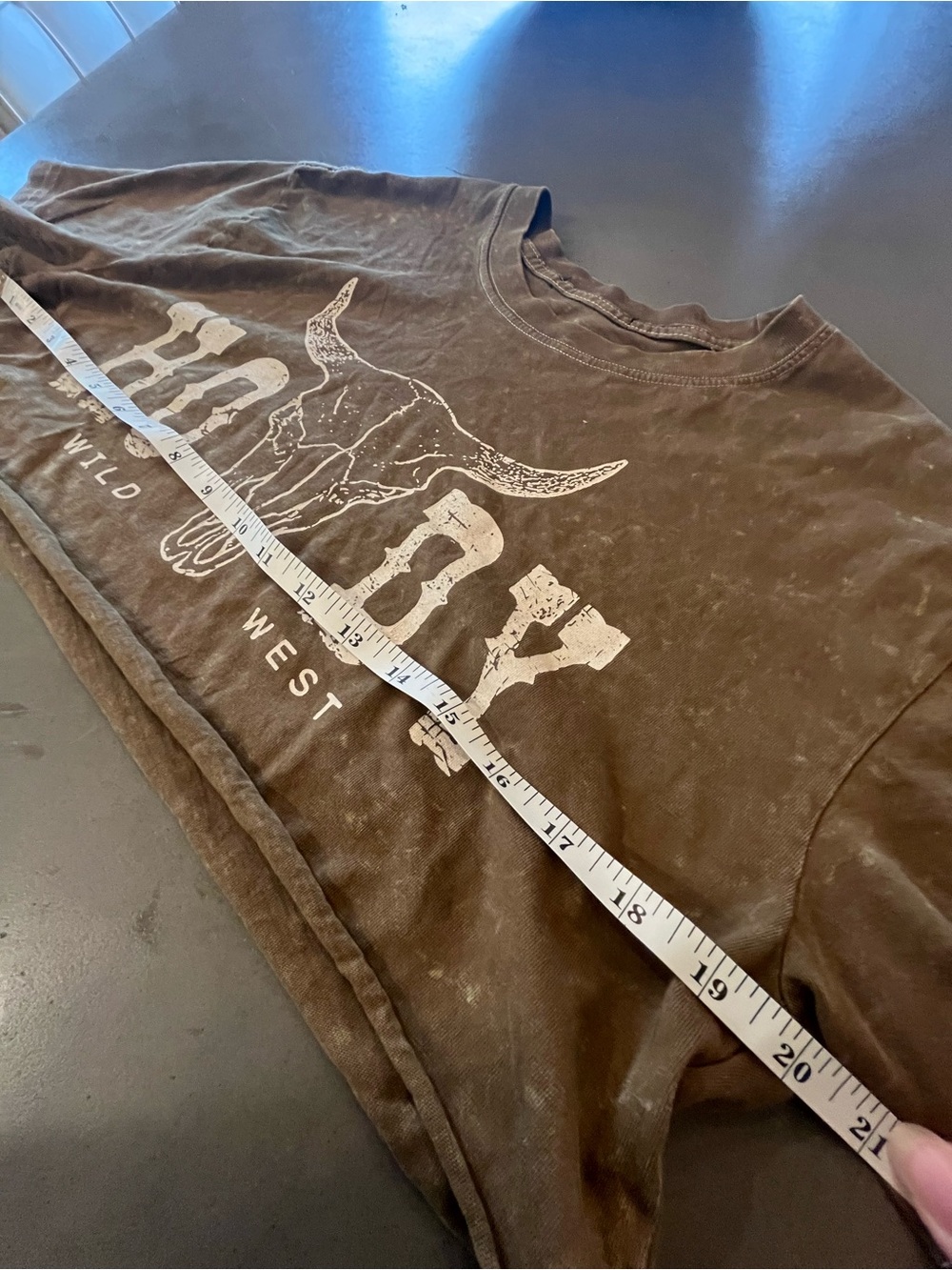 Rodeo 🇺🇸🤠 Cropped 'Howdy Wild West' Graphic Tee - Brown Medium crop - Picture 2 of 5